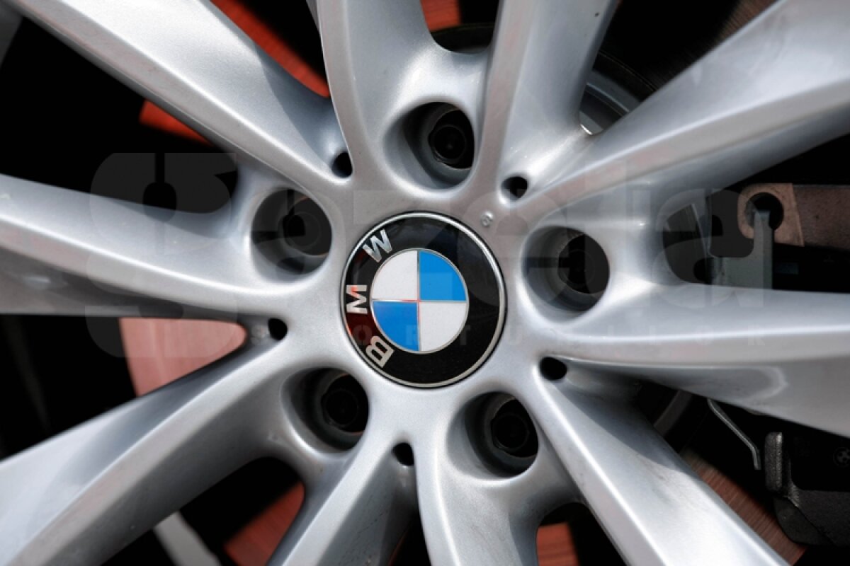 GALERIE FOTO / Două echipe româneşti se bat pentru cele trei BMW-uri X3 puse în joc