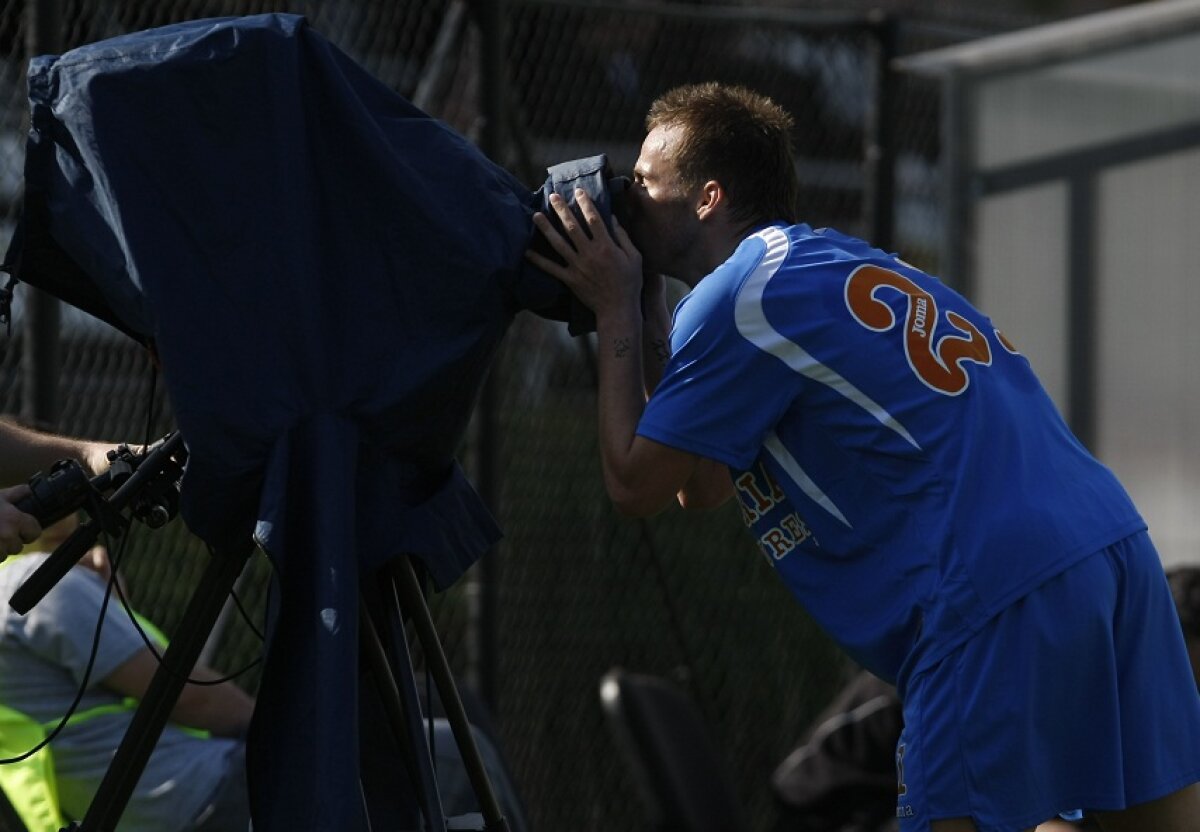 Mirela, te iubesc » Cum a celebrat Victor Astafei golul ;)