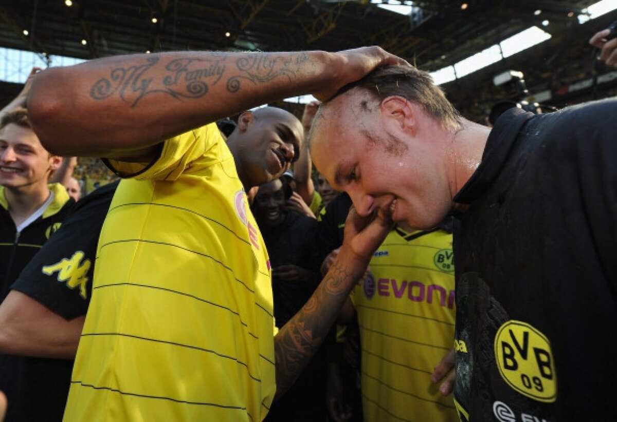 Un titlu de aur pentru Dortmund » Plouă cu bani