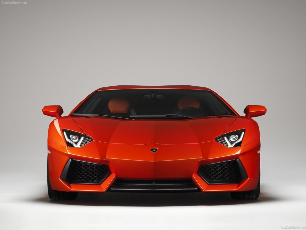 VIDEO! Lamborghini Aventador, bolidul de 700 CP costă 255.000 de euro