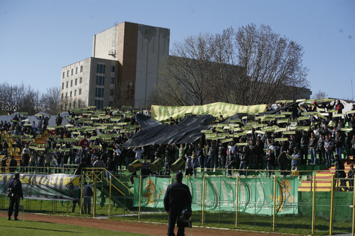 Premieră la Vaslui » Finala campionatului, FC Vaslui - Poli, se va disputa cu casa închisă!
