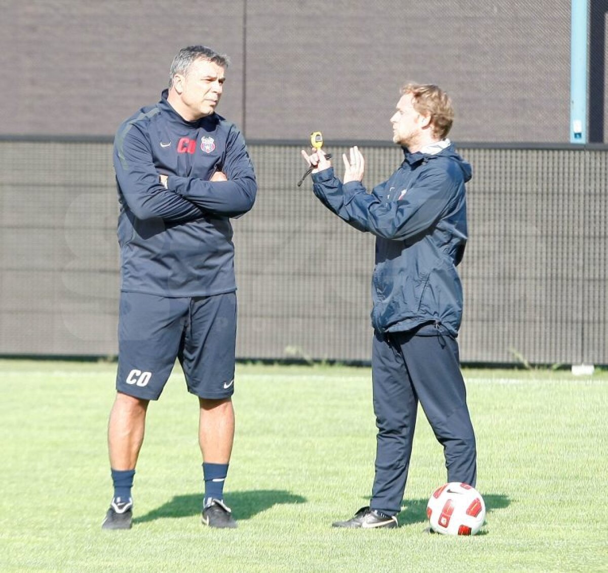 GALERIE FOTO » Olăroiu şi-a intrat în rol!