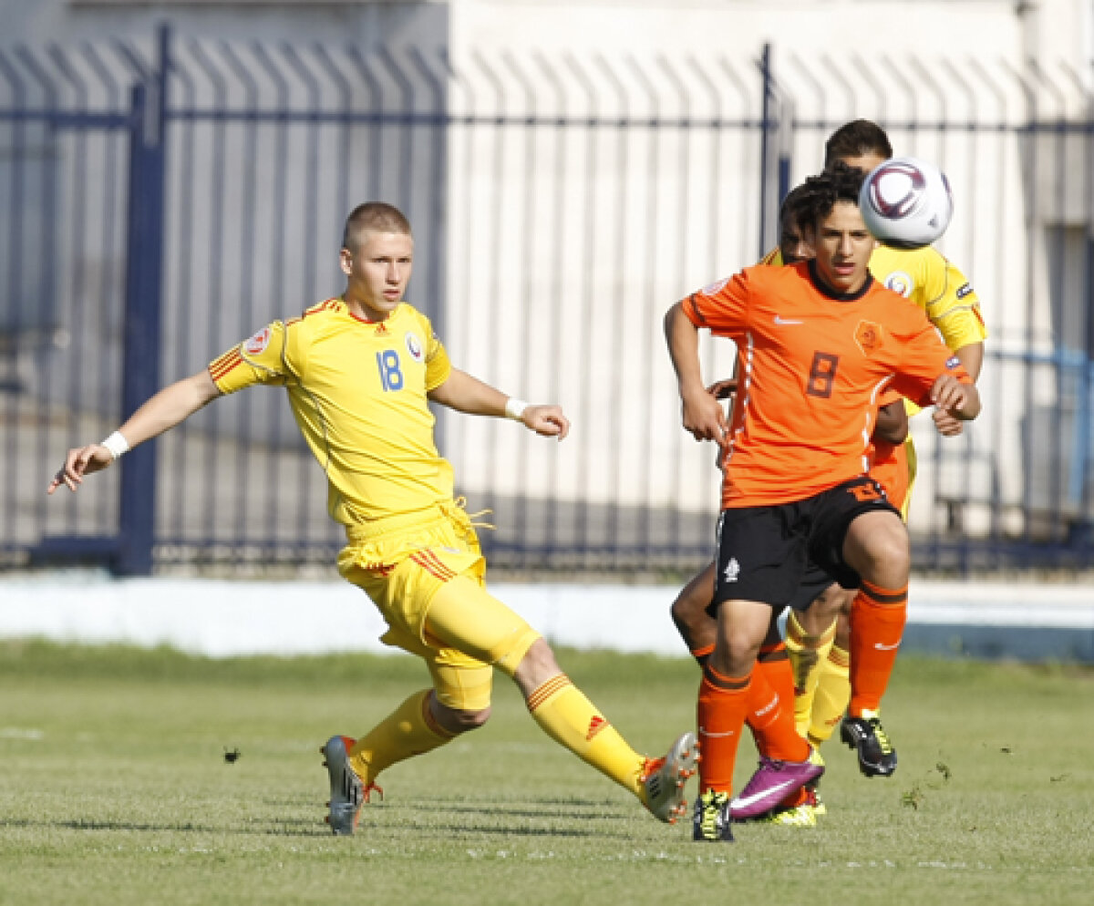 Suporterii juniorilor români au huiduit antijocul echipei lui Văsîi » De rîsul Europei