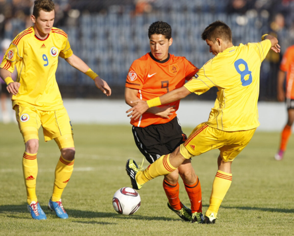 Suporterii juniorilor români au huiduit antijocul echipei lui Văsîi » De rîsul Europei