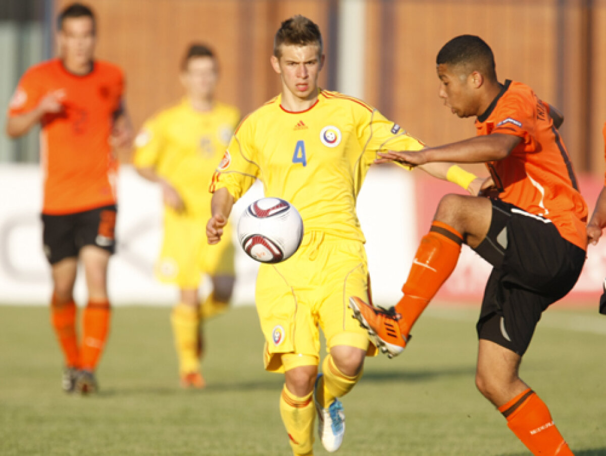 Suporterii juniorilor români au huiduit antijocul echipei lui Văsîi » De rîsul Europei