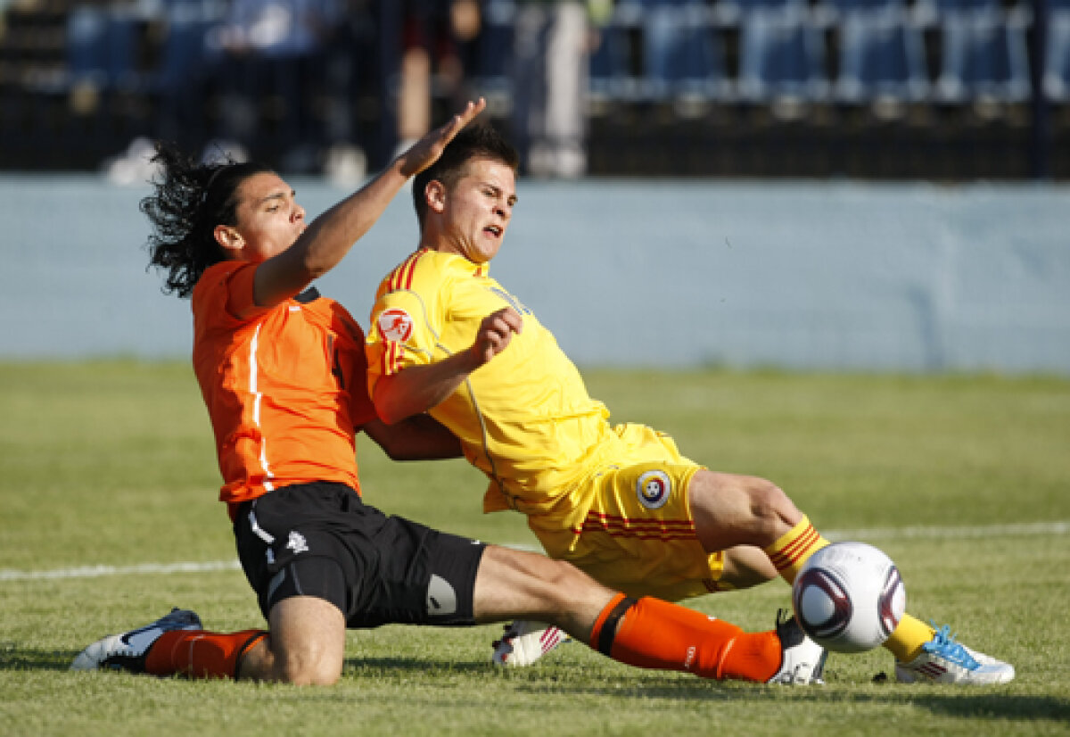 Suporterii juniorilor români au huiduit antijocul echipei lui Văsîi » De rîsul Europei