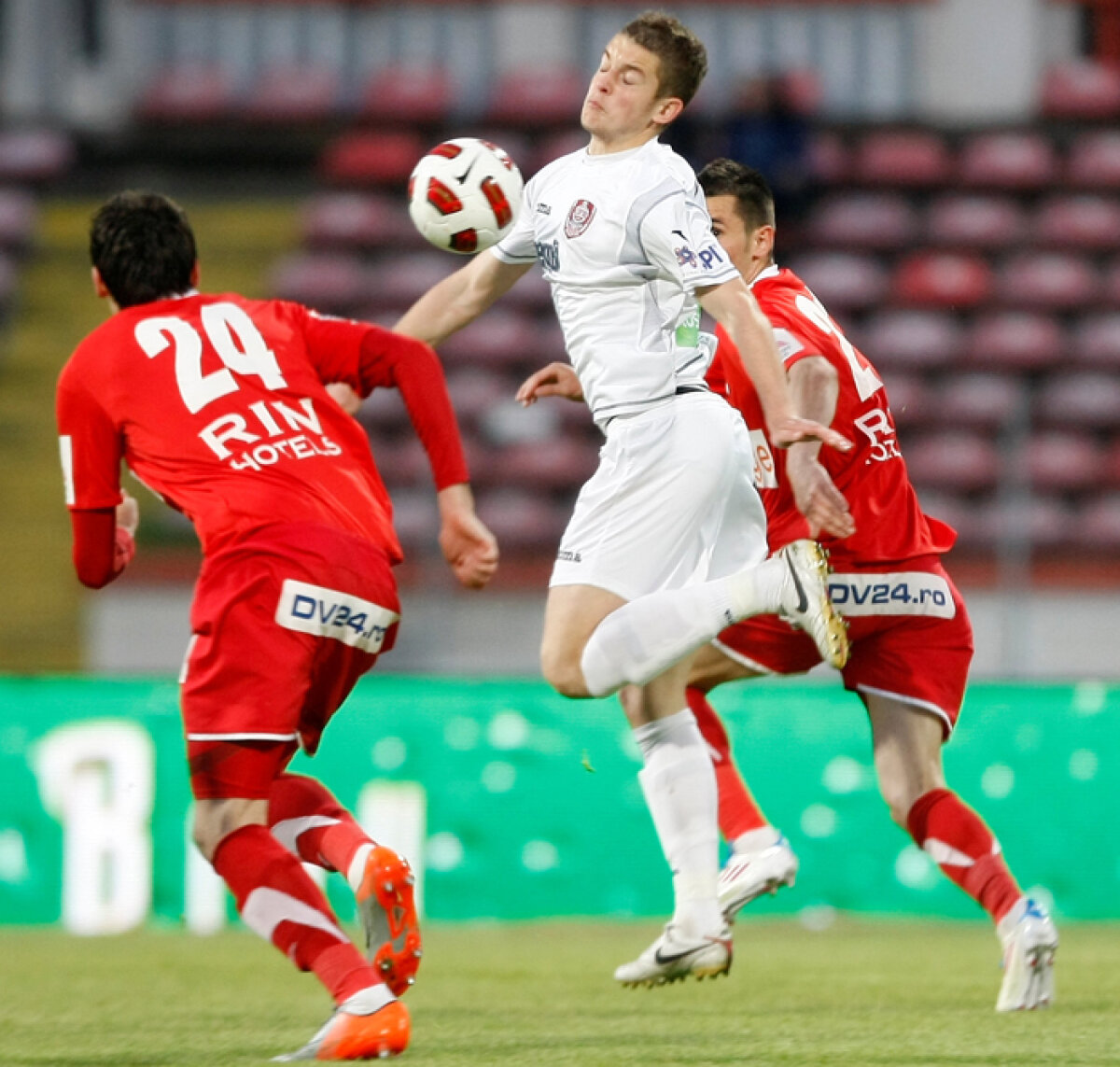 Cronica de la Dinamo-CFR 1-2 scrisă de Maria Andrieş: "Apărarea. E şi asta o meserie"