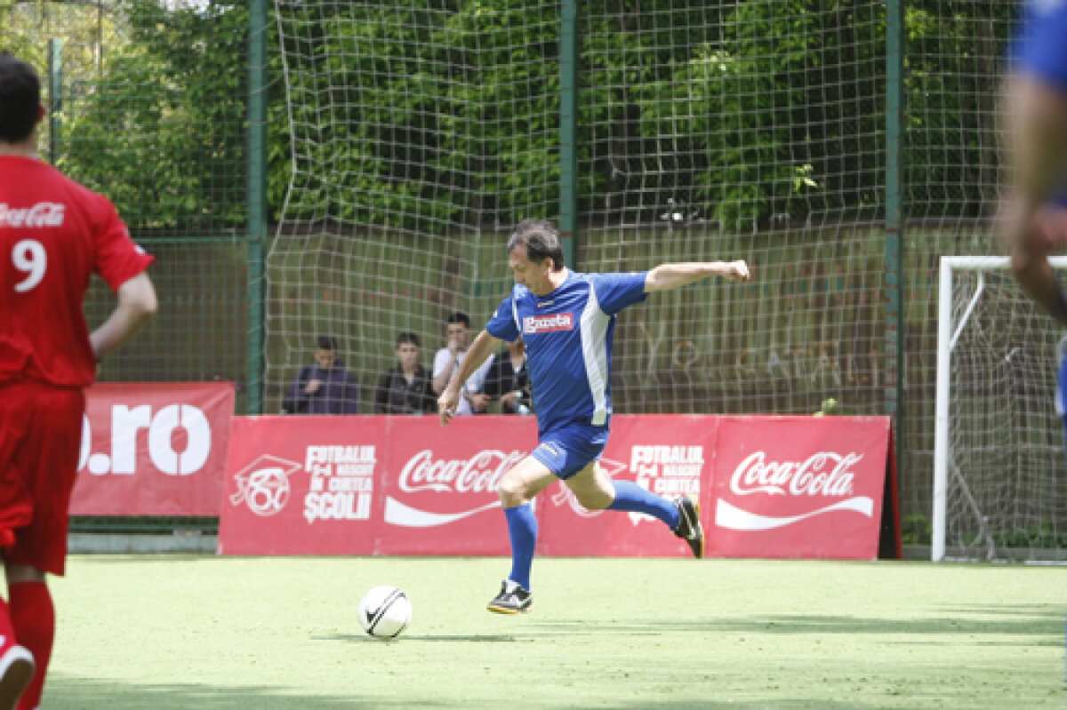 Puştii din liceul "Mircea Eliade" au jucat contra echipei Gazetei » Maitreyi, mai patru...