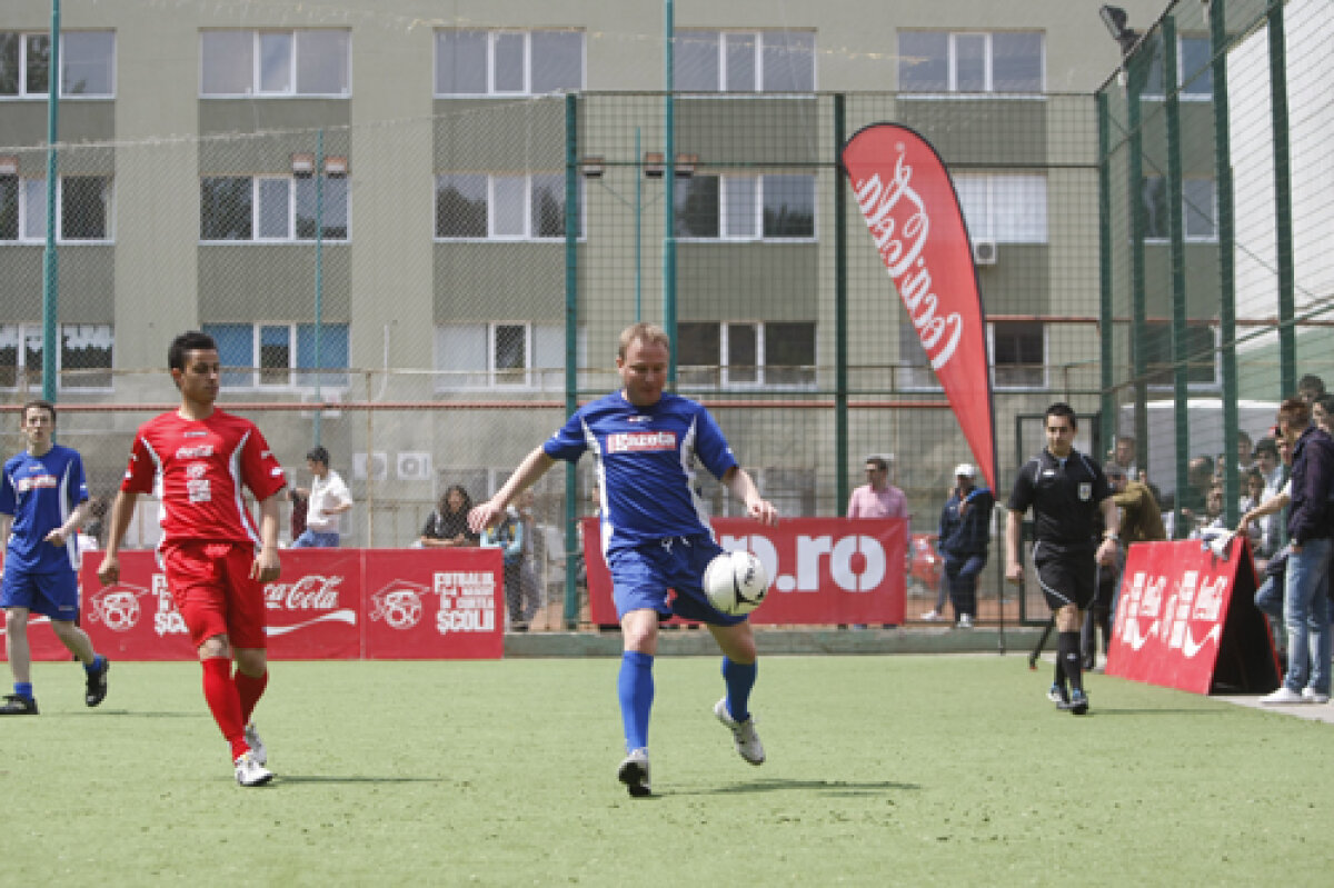 Puştii din liceul "Mircea Eliade" au jucat contra echipei Gazetei » Maitreyi, mai patru...