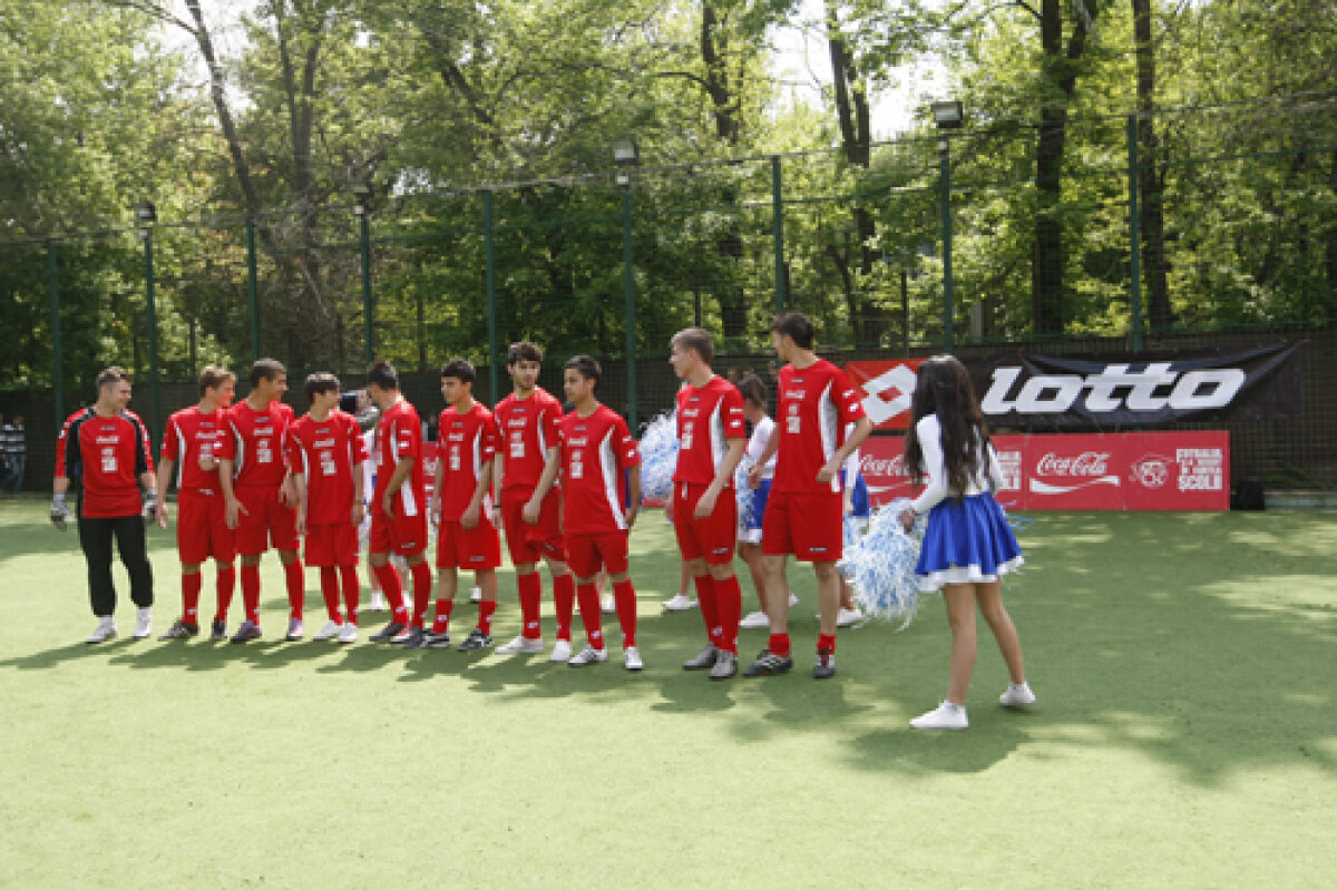 Puştii din liceul "Mircea Eliade" au jucat contra echipei Gazetei » Maitreyi, mai patru...