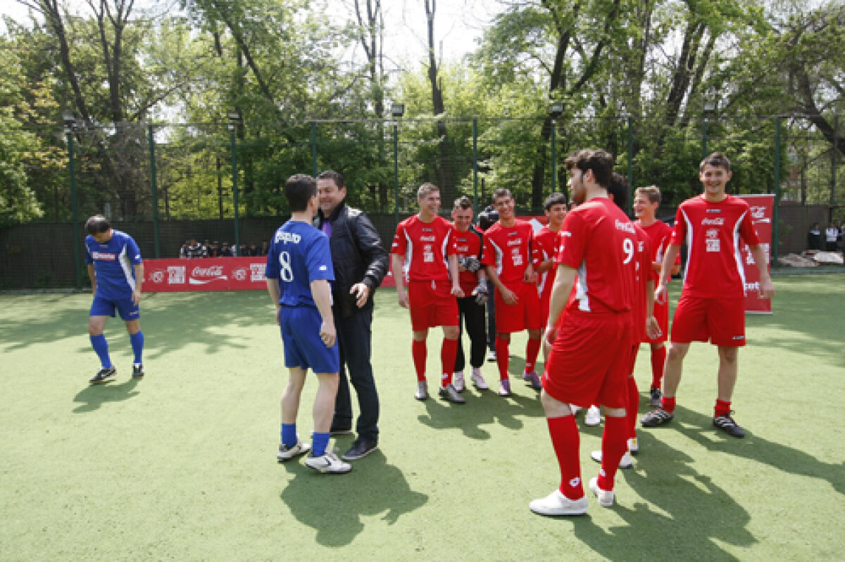 Puştii din liceul "Mircea Eliade" au jucat contra echipei Gazetei » Maitreyi, mai patru...