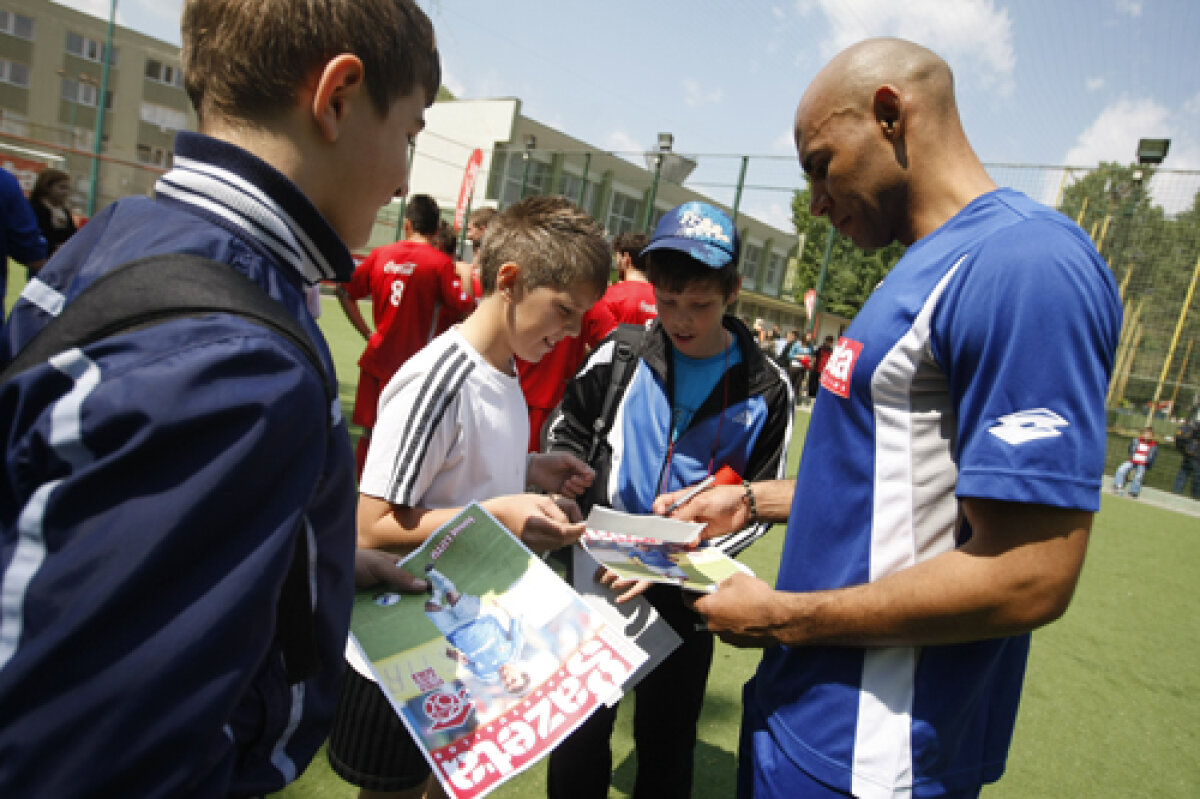 Puştii din liceul "Mircea Eliade" au jucat contra echipei Gazetei » Maitreyi, mai patru...