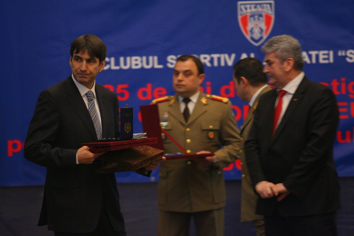 FOTO&VIDEO "Eroii de la Sevilla" au fost premiaţi de Ministerul Apărării