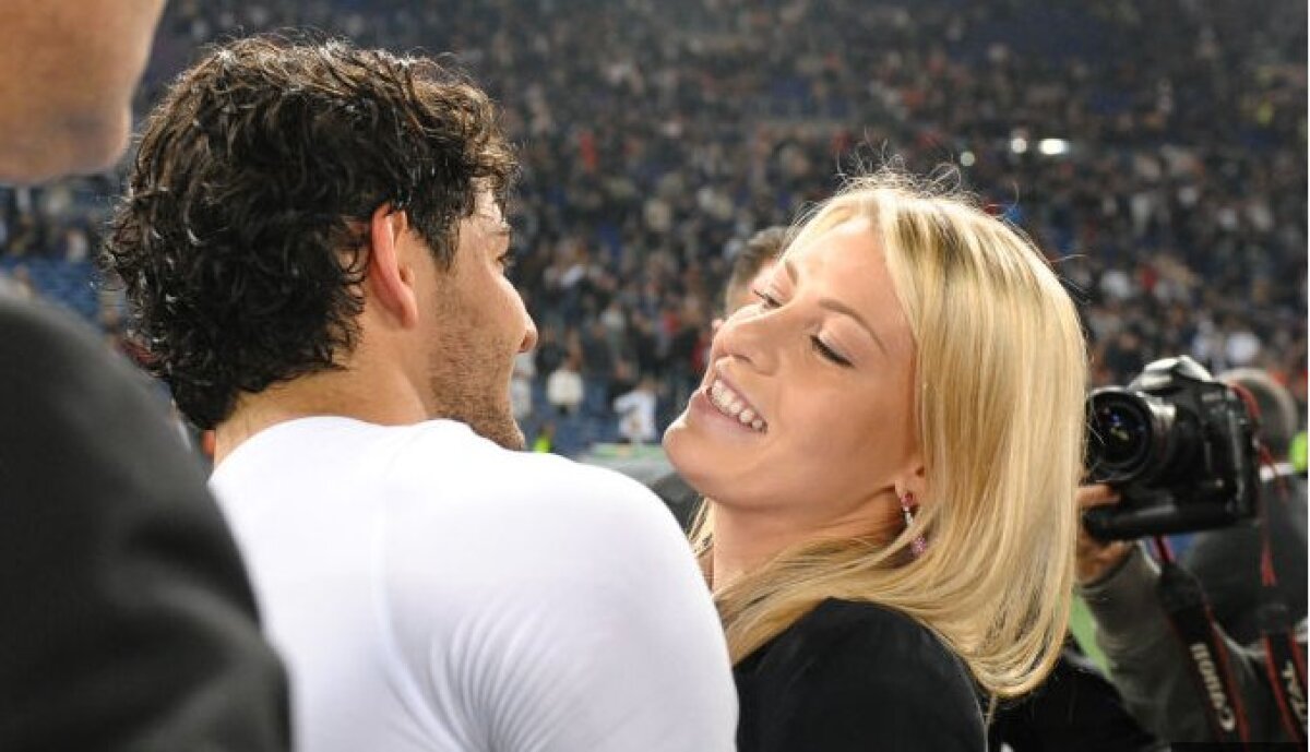 FOTO Pato a sărbătorit cîştigarea titlului alături de fiica şefului Berlusconi. Vezi primul "11" al nevestelor de la AC Milan!