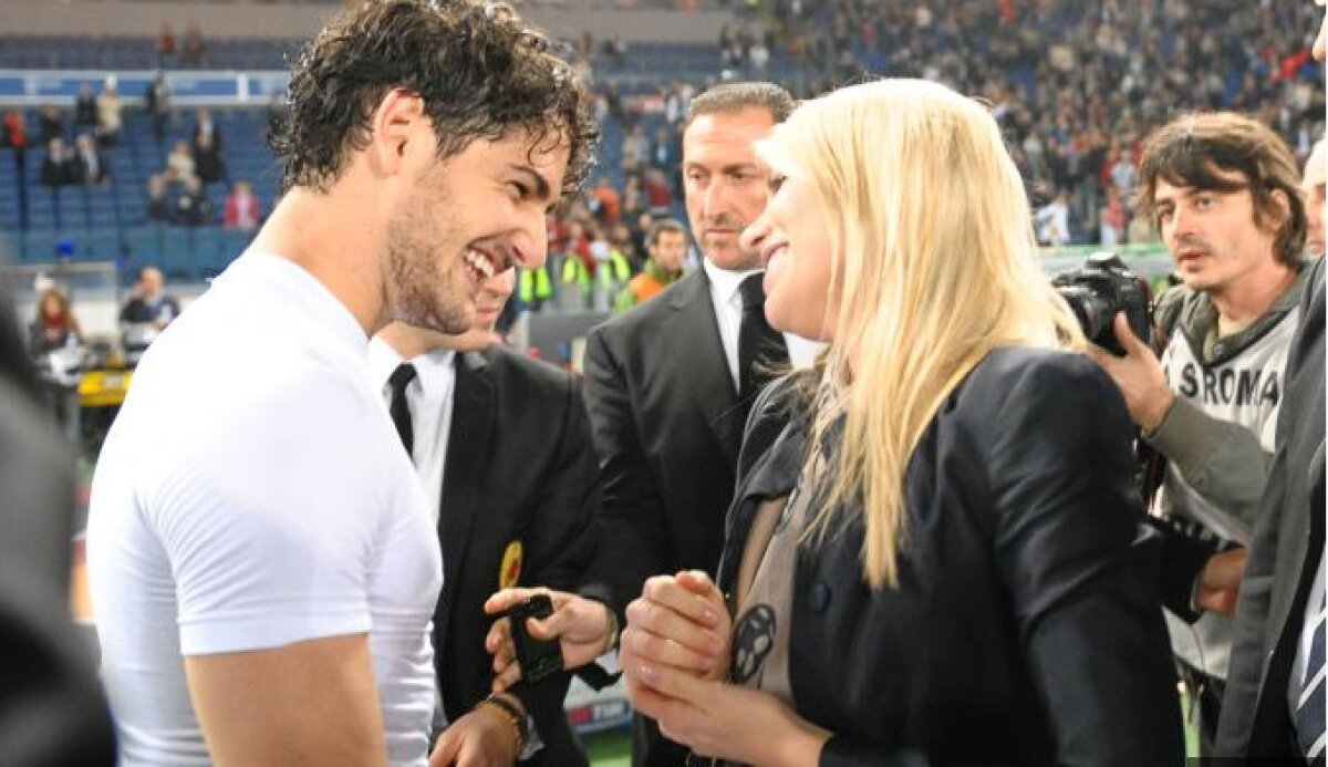 FOTO Pato a sărbătorit cîştigarea titlului alături de fiica şefului Berlusconi. Vezi primul "11" al nevestelor de la AC Milan!