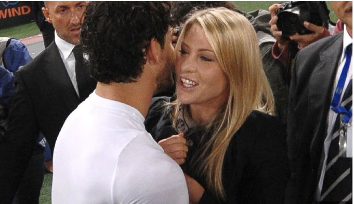 FOTO Pato a sărbătorit cîştigarea titlului alături de fiica şefului Berlusconi. Vezi primul "11" al nevestelor de la AC Milan!