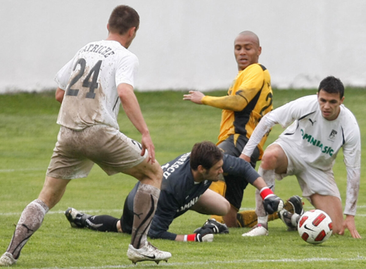 Sportul termină sezonul în genunchi » Gaşca bătrînă