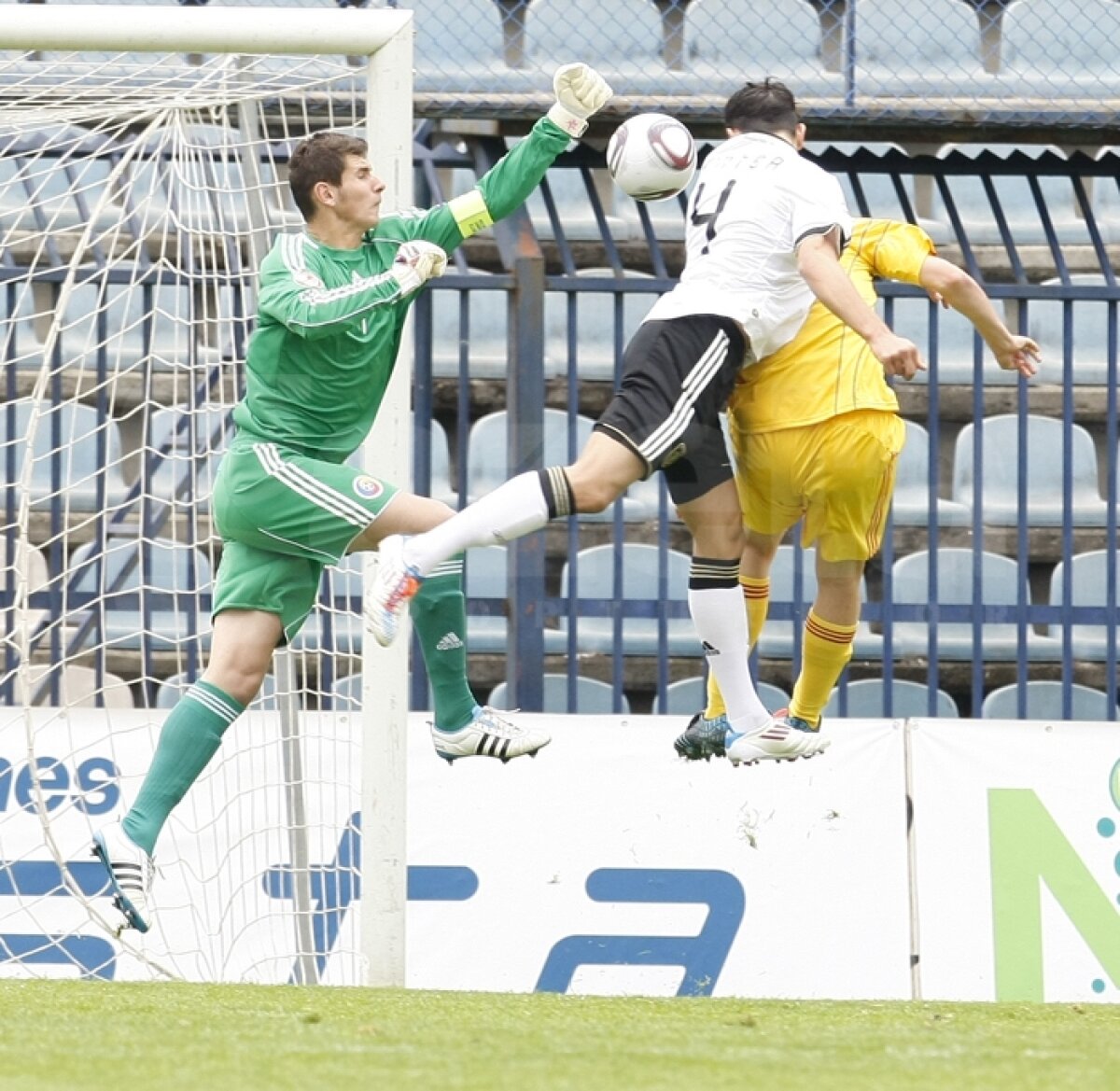 FOTO » România - Germania 0-1 » Sfîrşit de aventură pentru români la EURO 2011