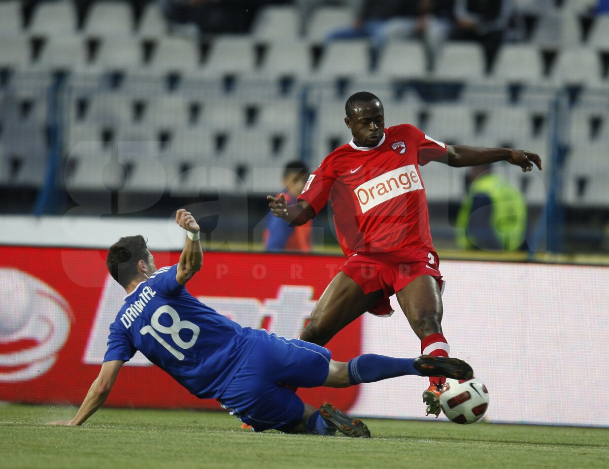 VIDEO şi liveTEXT » Universitatea Craiova, 90% retrogradată după 0-2 cu Dinamo. "Cîinii" avansează spre Europa