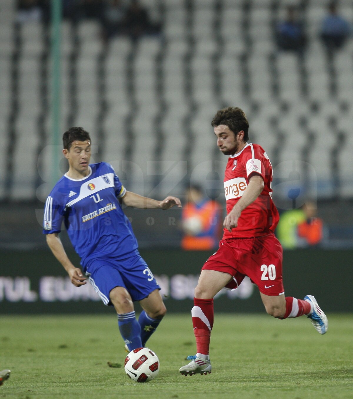 VIDEO şi liveTEXT » Universitatea Craiova, 90% retrogradată după 0-2 cu Dinamo. "Cîinii" avansează spre Europa