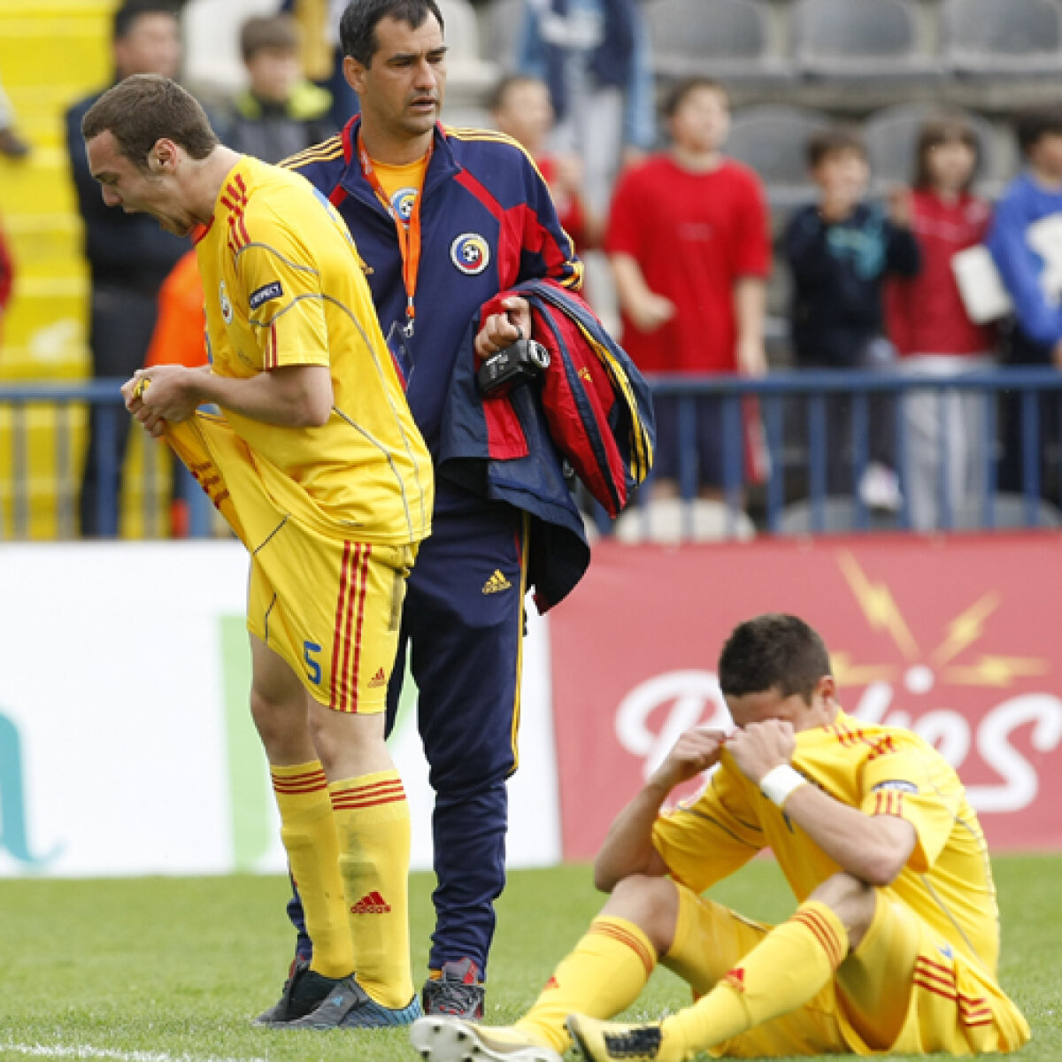 Puştii lui Văsîi au plîns pe gazon şi în vestiar după înfrîngerea cu nemţii: "Ne vine să ne lăsăm de fotbal"