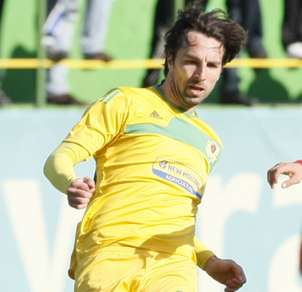 Delir pe Facebook » Cînu rîde de Oli şi înjură Oţelul!