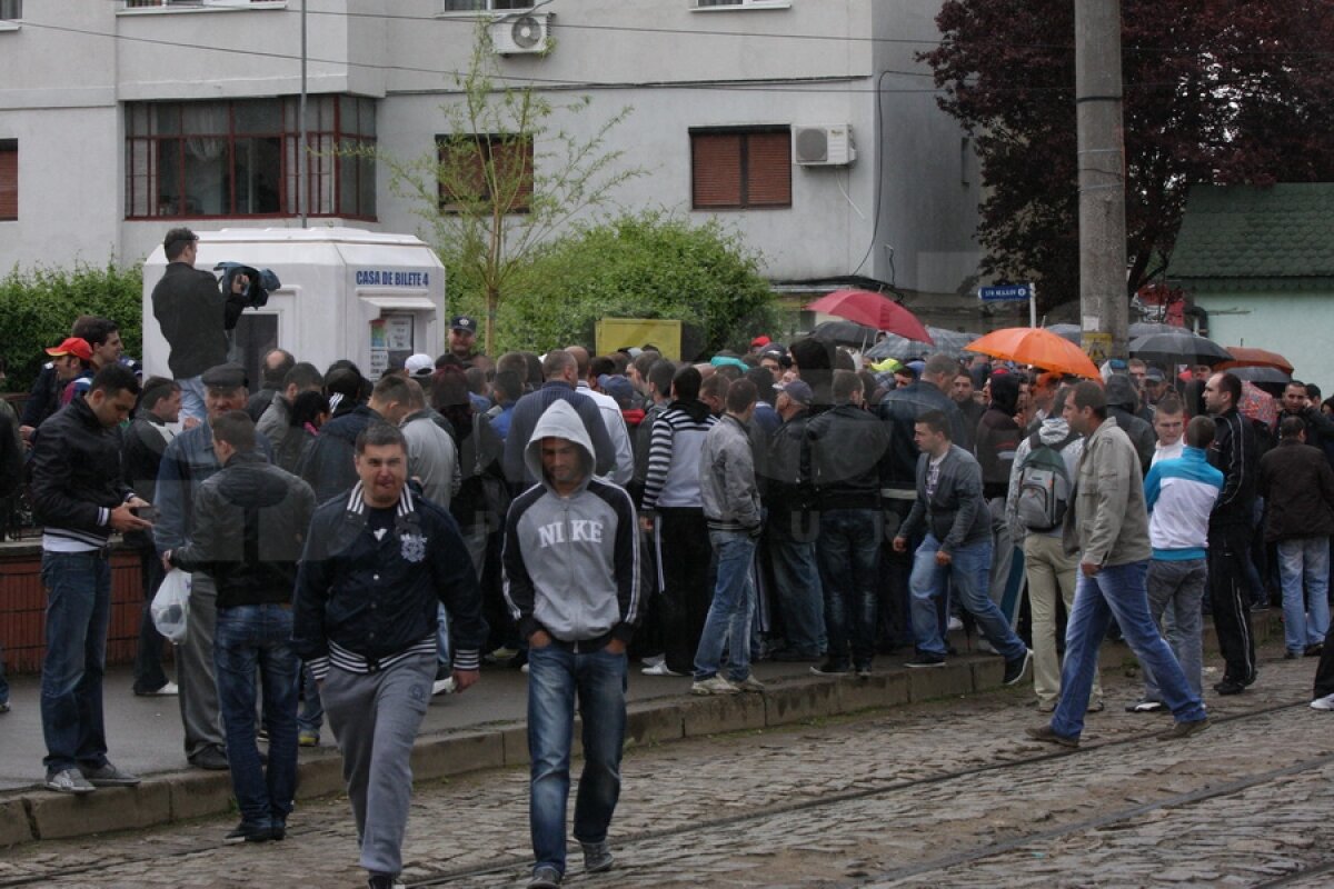 ISTERIE la Galaţi » S-au vîndut toate biletele pentru Oţelul - Timişoara în aproximativ 3 ore