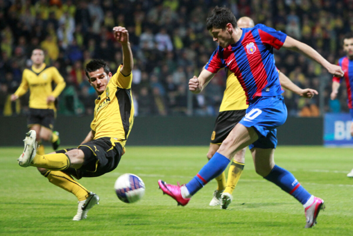 Steaua egalează în minutul 86 şi merge în finală!