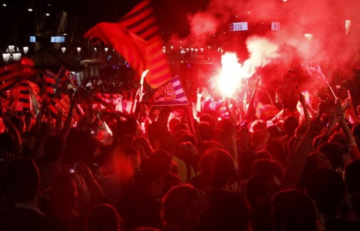 FOTO 12.000 de catalani au sărbătorit în stradă titlul cîştigat de Barca