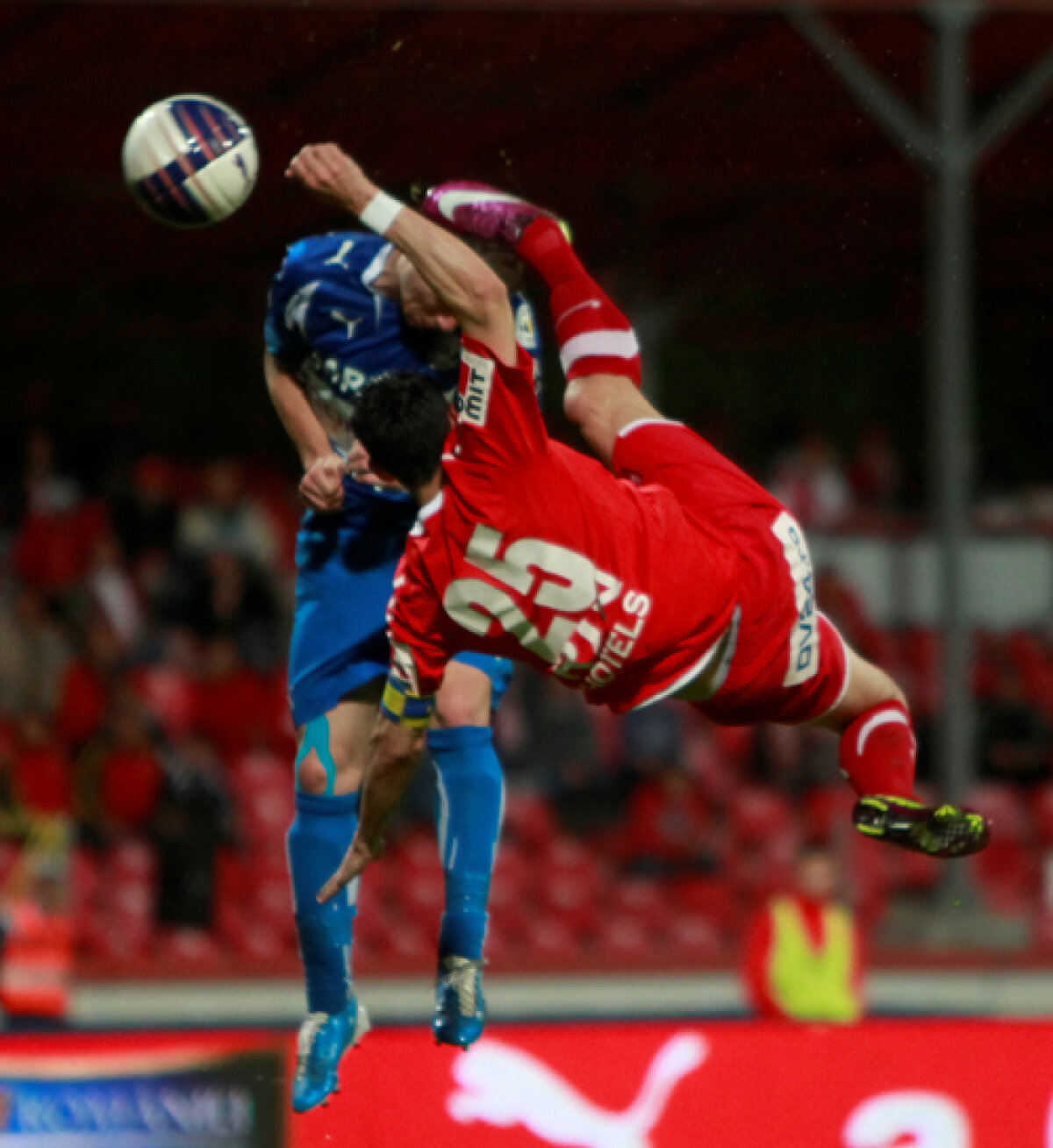 Dinamo a făcut pasul în finală, după 5-1 cu Gloria: urmează al 3-lea derby cu Steaua!