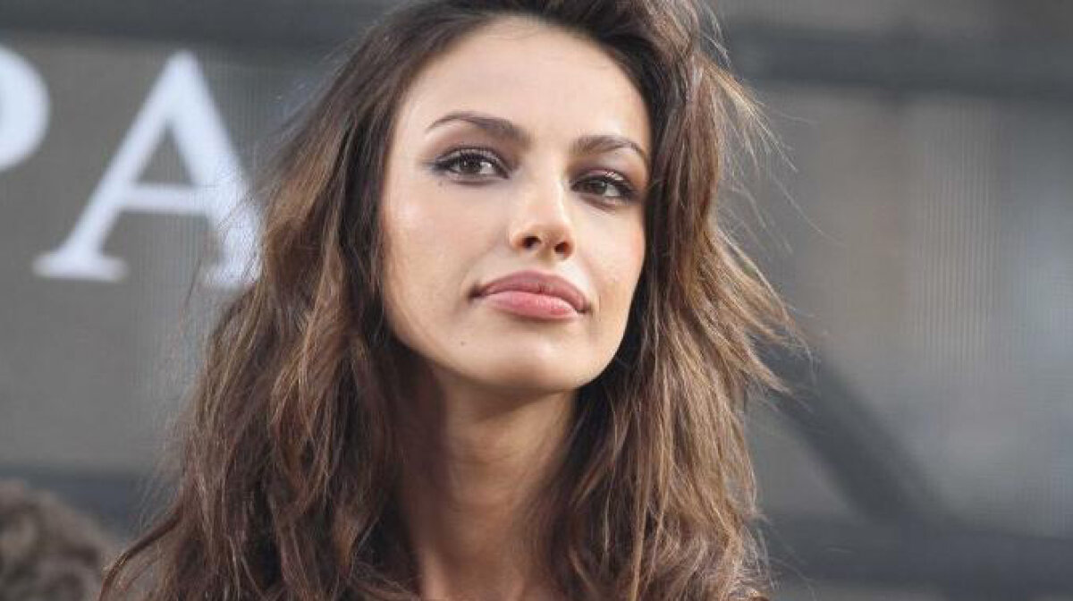 FOTO incendiar » Vezi imagini cu Mădălina Ghenea, manechinul care a înnebunit Italia!