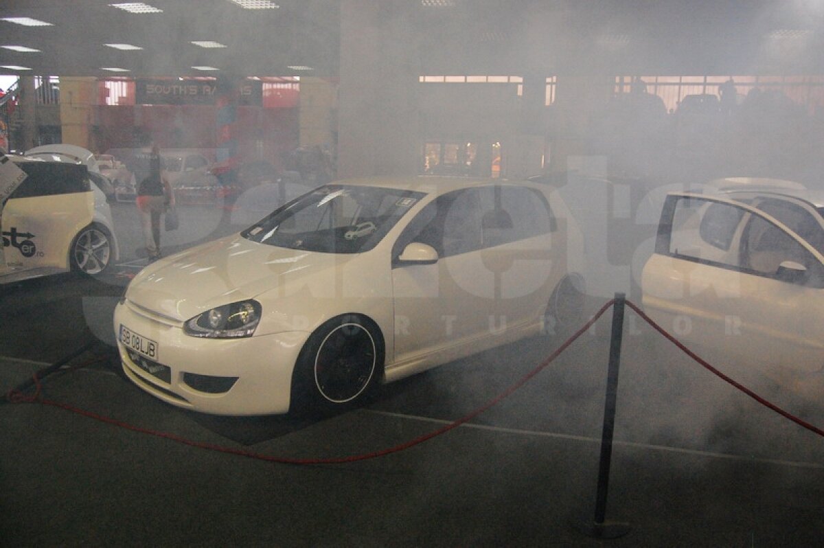 Romanian Tuning Show îşi deschide porţile în week-end cu maşini tunate şi fete frumoase