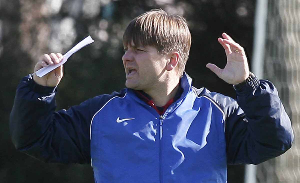 Dilemele lui Uhrin » 3 DECIZII importante pe care cehul trebuie să le ia pentru a bate Oţelul