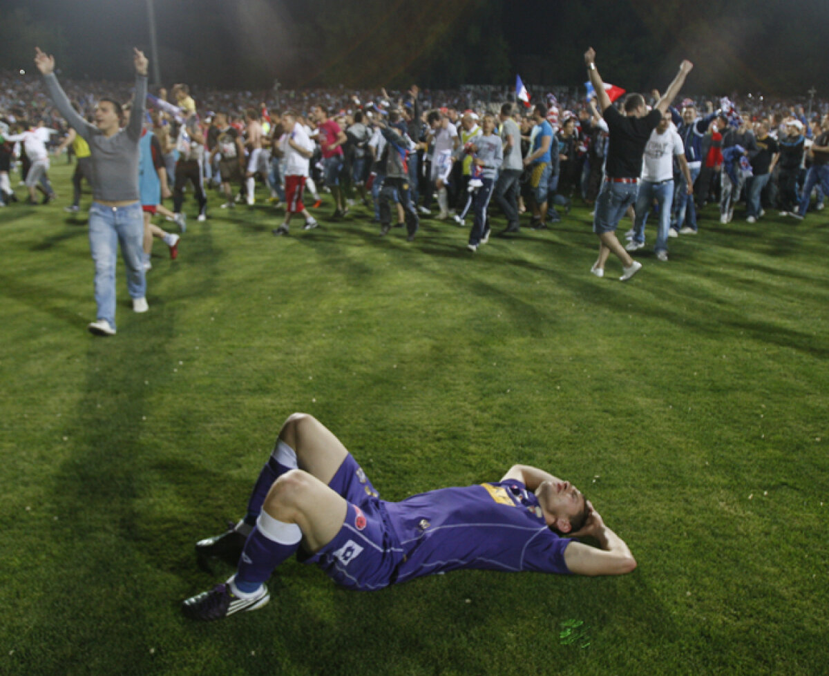 FOTO Oţelul e CAMPIOANĂ, gălăţenii INVADEAZĂ terenul