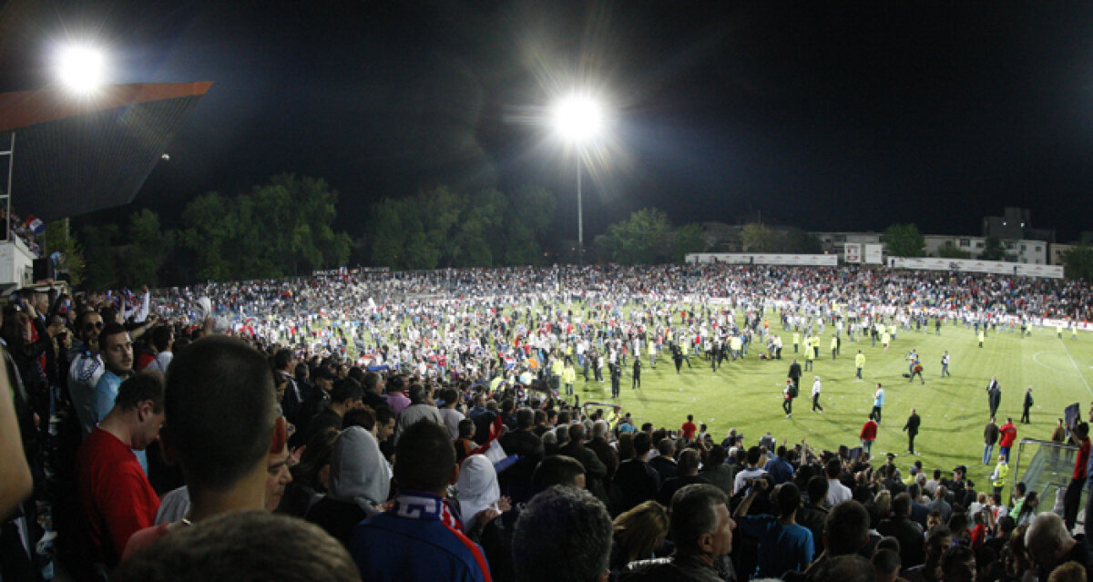 FOTO Oţelul e CAMPIOANĂ, gălăţenii INVADEAZĂ terenul
