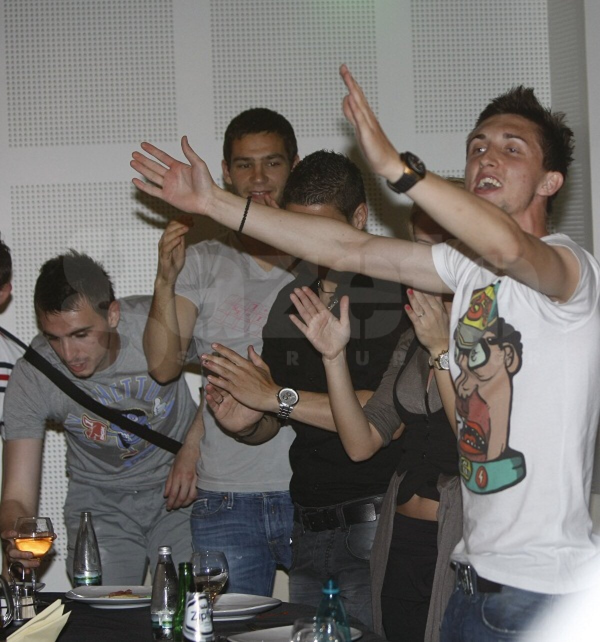 FOTO EXCLUSIV » Cum s-a petrecut în noaptea CAMPIONILOR la Galaţi!