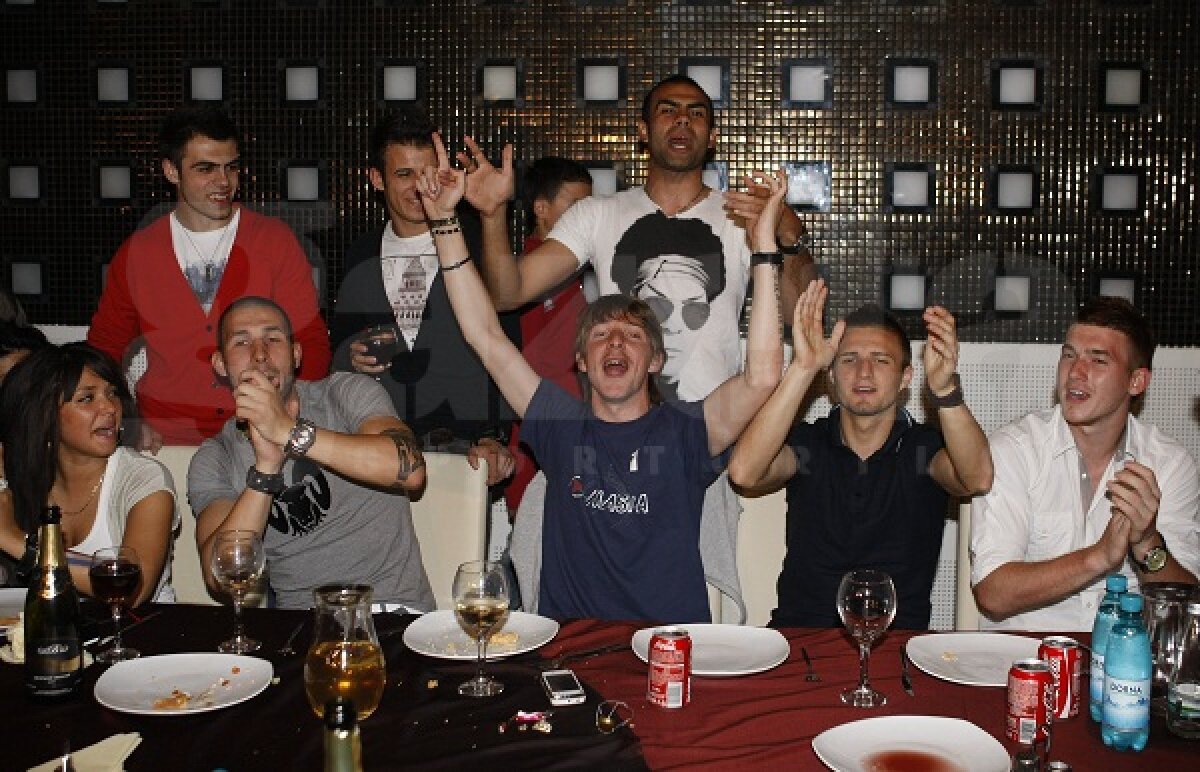 FOTO EXCLUSIV » Cum s-a petrecut în noaptea CAMPIONILOR la Galaţi!