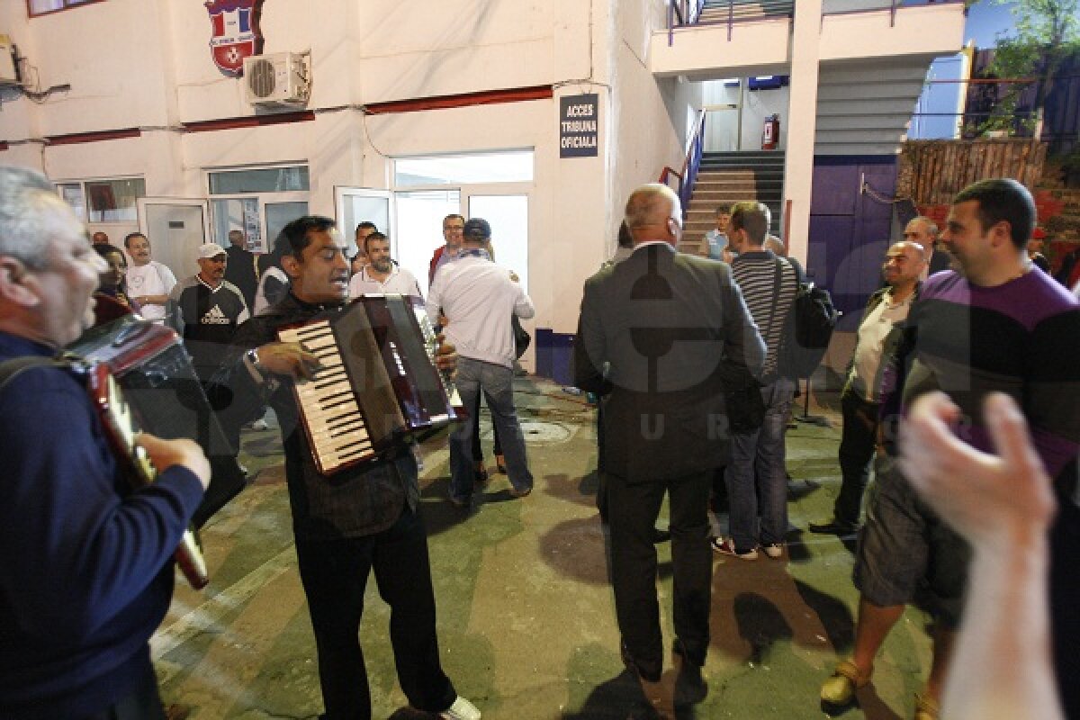 FOTO EXCLUSIV » Cum s-a petrecut în noaptea CAMPIONILOR la Galaţi!