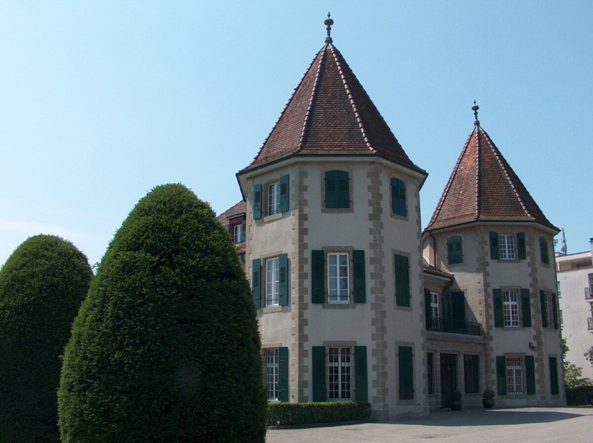 GALERIE FOTO / Aici se decide campionatul » TAS are sediul într-un castel din secolul al XVIII-lea!