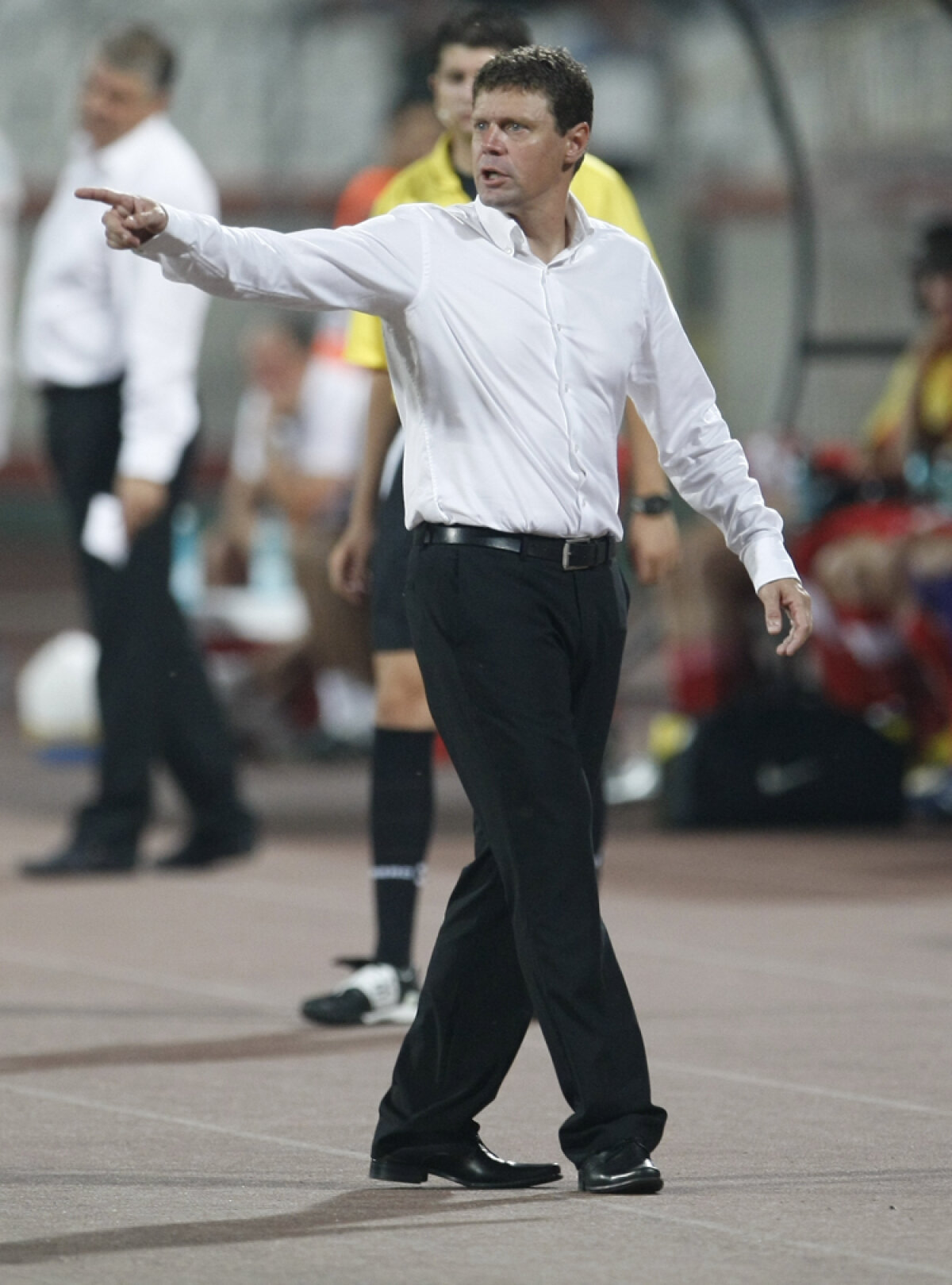 Antrenorul Dorinel Munteanu, al doilea component al Generaţiei de Aur campion în România!