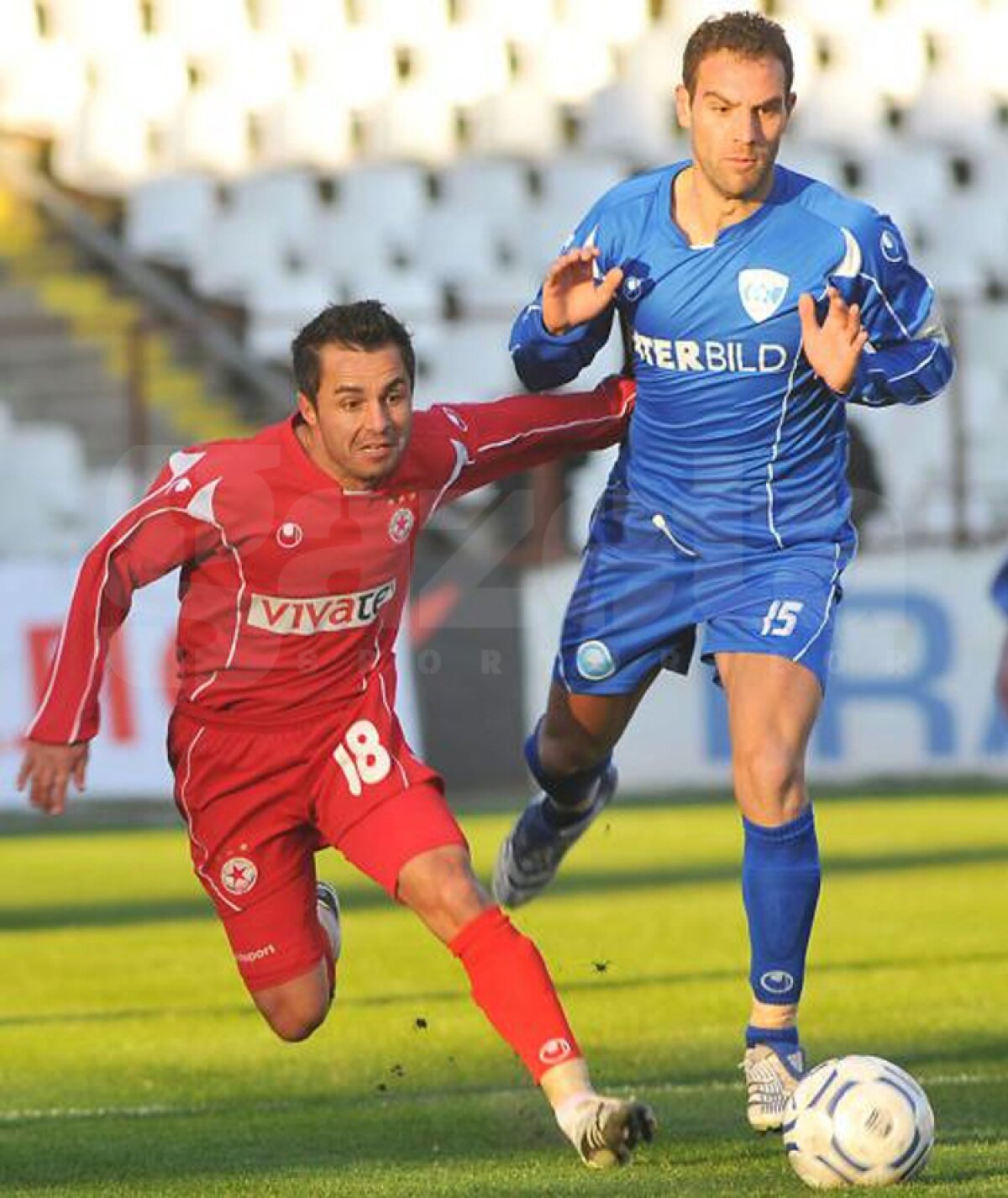 Fotografiile unui fotbalist de succes care se retrage diseară: Florentin Petre!