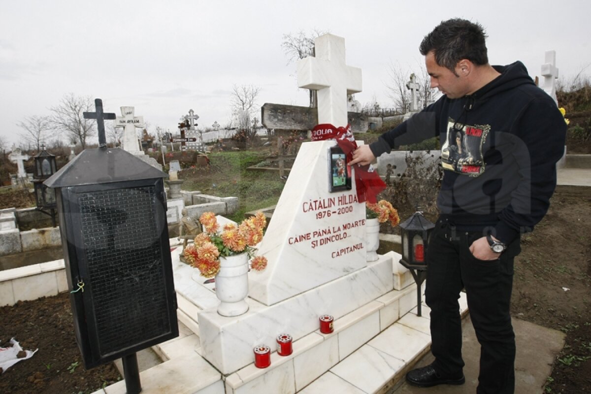 Fotografiile unui fotbalist de succes care se retrage diseară: Florentin Petre!