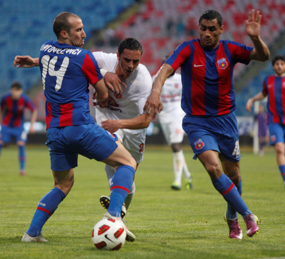 Steaua învinge prin golul lui Dică şi mai are nevoie de o victorie pentru a fi în Europa