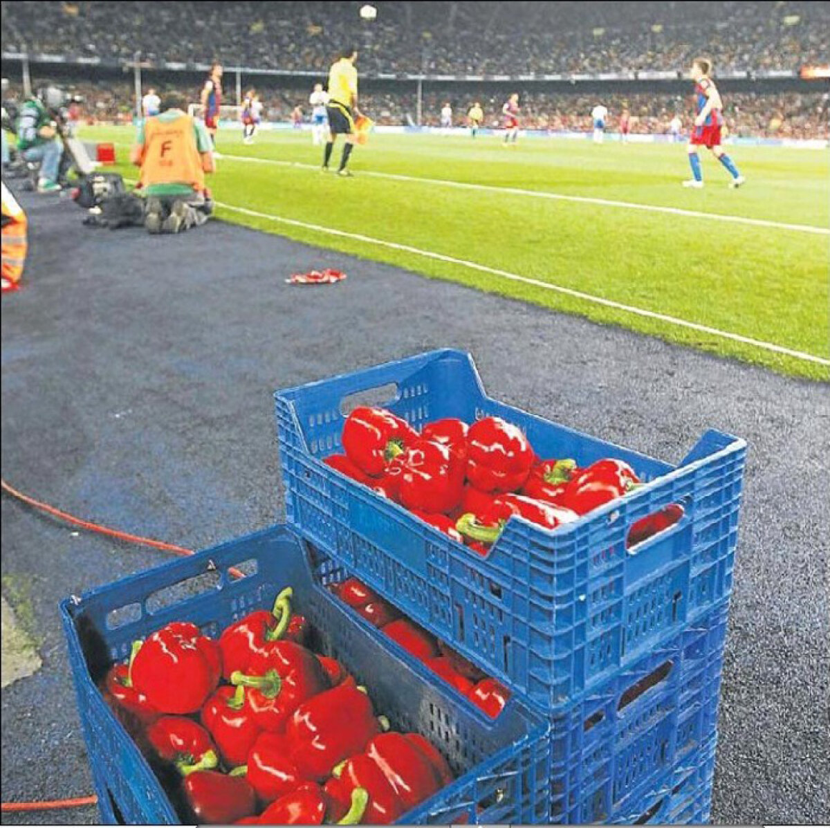 Barcelona a sărbătorit într-un mod inedit cucerirea titlului » Ardei în loc de ”ouă”