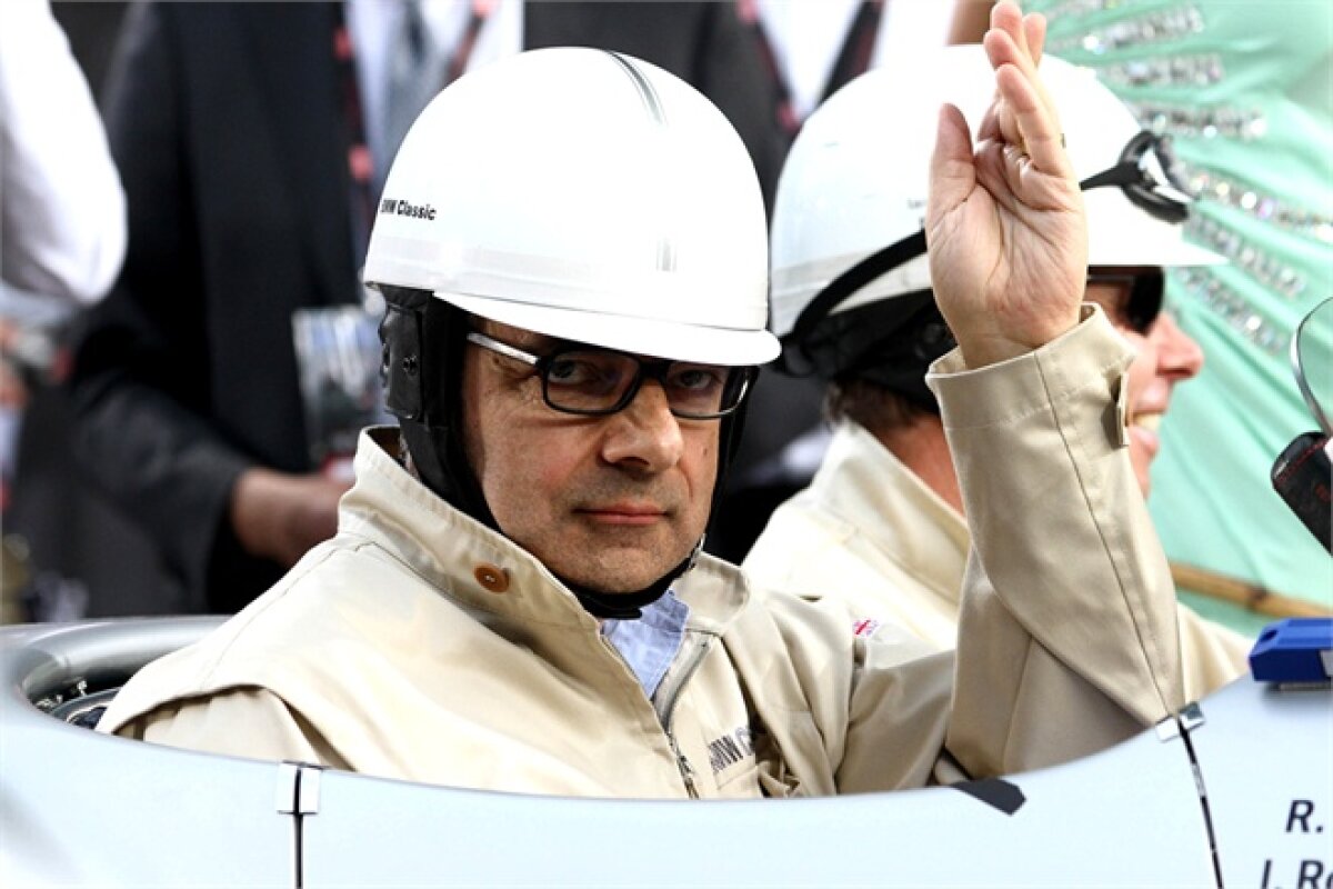 FOTO! Ce legătură este între Mr. Bean, raliuri şi un super fotomodel român