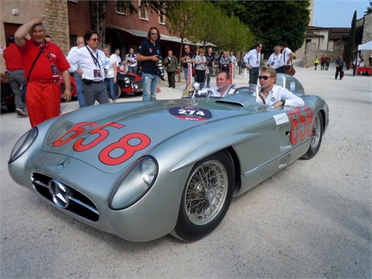 FOTO! Ce legătură este între Mr. Bean, raliuri şi un super fotomodel român