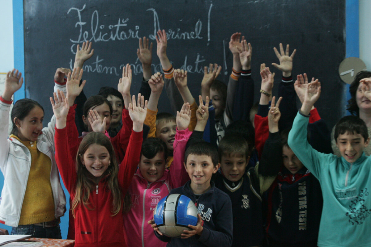 Un sat întreg e fericit pentru performanţa "Neamţului" » Lecţia Dorinel