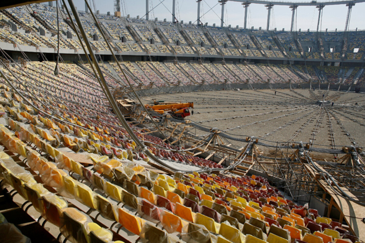 Oprescu şi Sandu se laudă cu noul stadion: "E mai tare decît cel din Dublin"