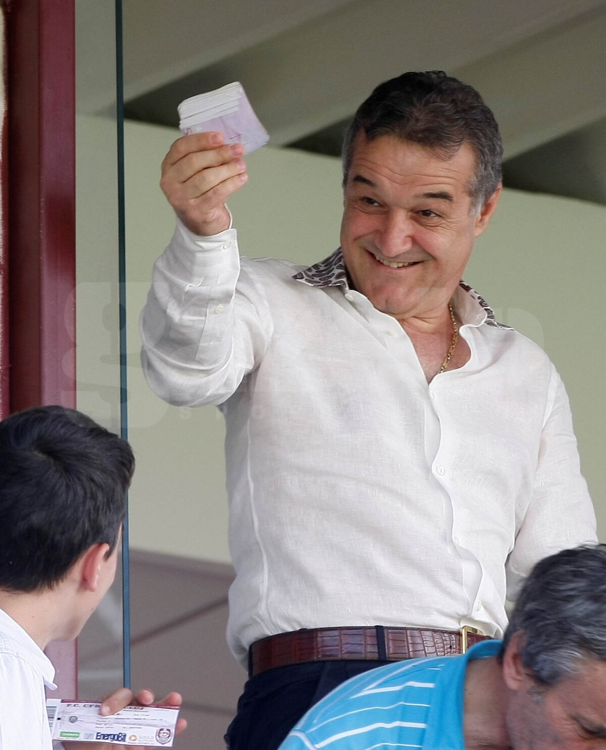 Steaua învinge la Cluj şi se califică în Europa League! CRAIOVA - GAZ METAN 1-1 (întrerupt de ploaie)