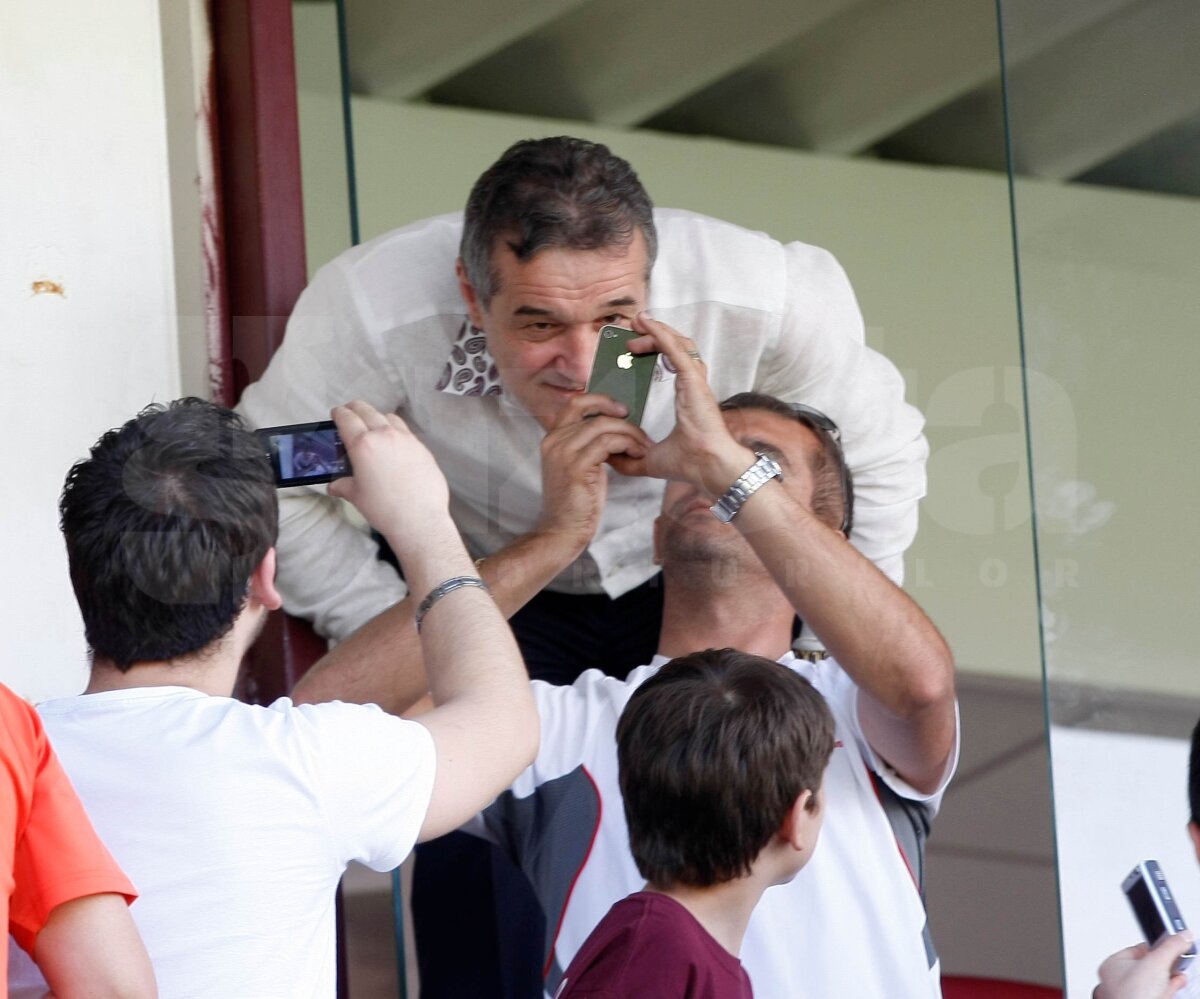 Steaua învinge la Cluj şi se califică în Europa League! CRAIOVA - GAZ METAN 1-1 (întrerupt de ploaie)